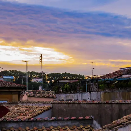 Mattia's Penthouse - View Over Trastevere Roofs *