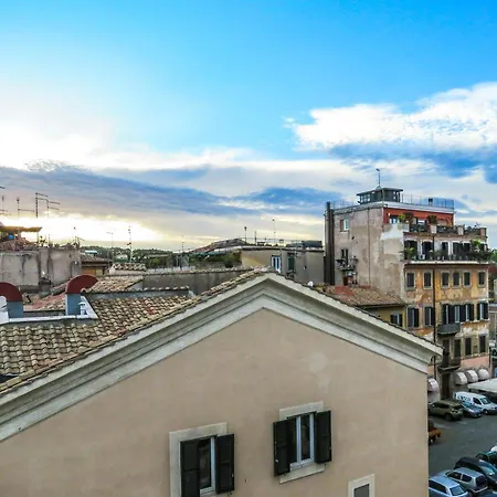 Apartment Mattia's Penthouse - View Over Trastevere Roofs Rom