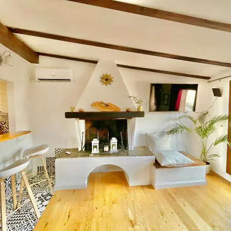 Mattia's Penthouse - View Over Trastevere Roofs *